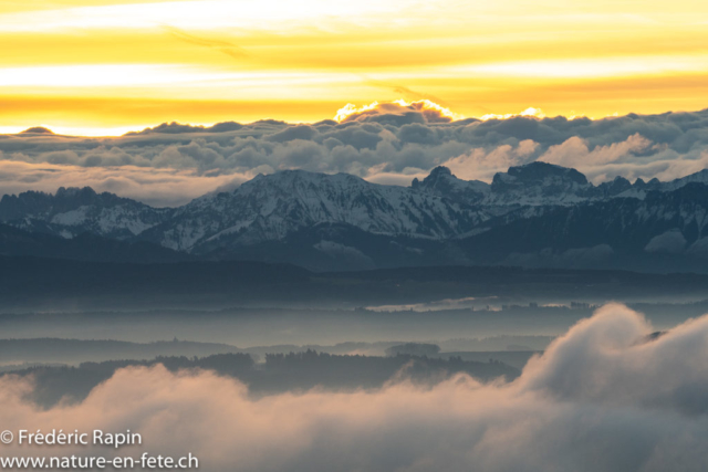 Lever de soleil sur les Alpes